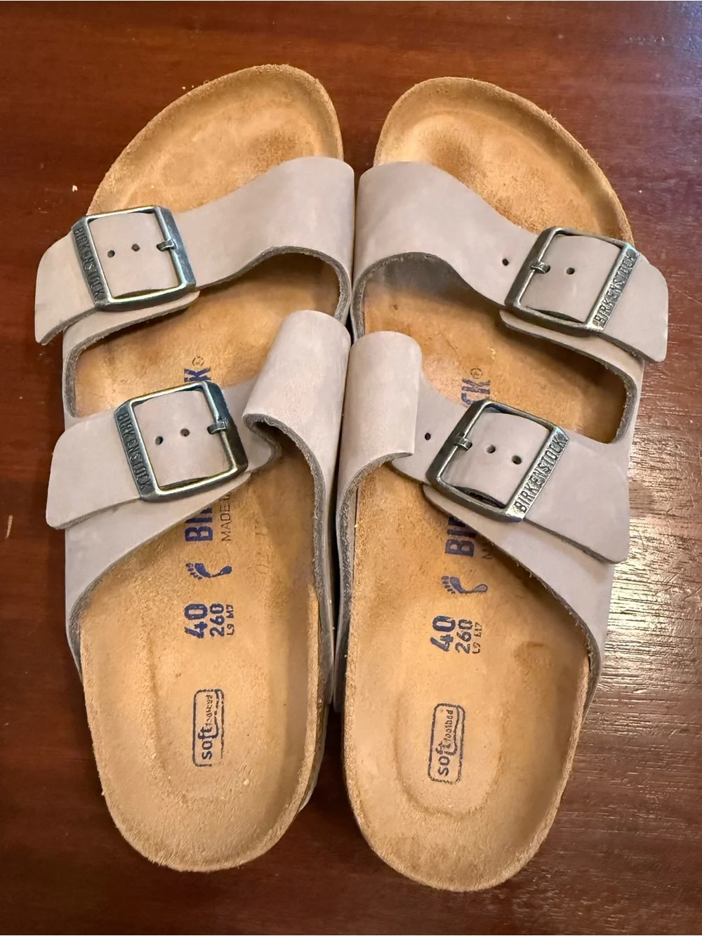 Birkenstock Size 40 Arizona Sandals in Light Grey